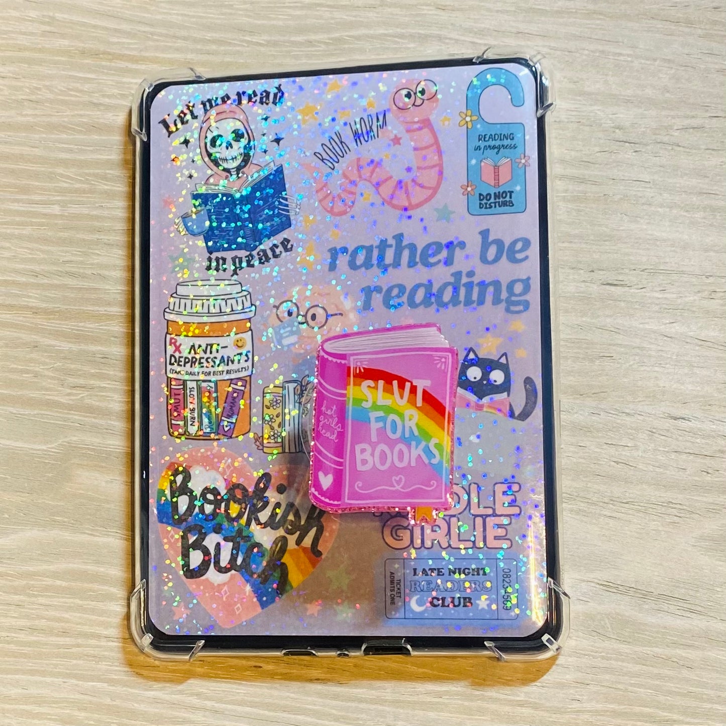 Slut For Books E-Reader, Phone Grip for all Devices - Magnetic or Adhesive