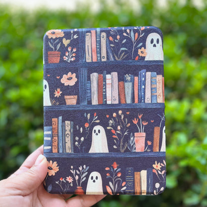 7" Ghostie Bookshelf Kindle case for Colorsoft and Paperwhite 12th Gen. magnetic case with clear back, removable back with handle