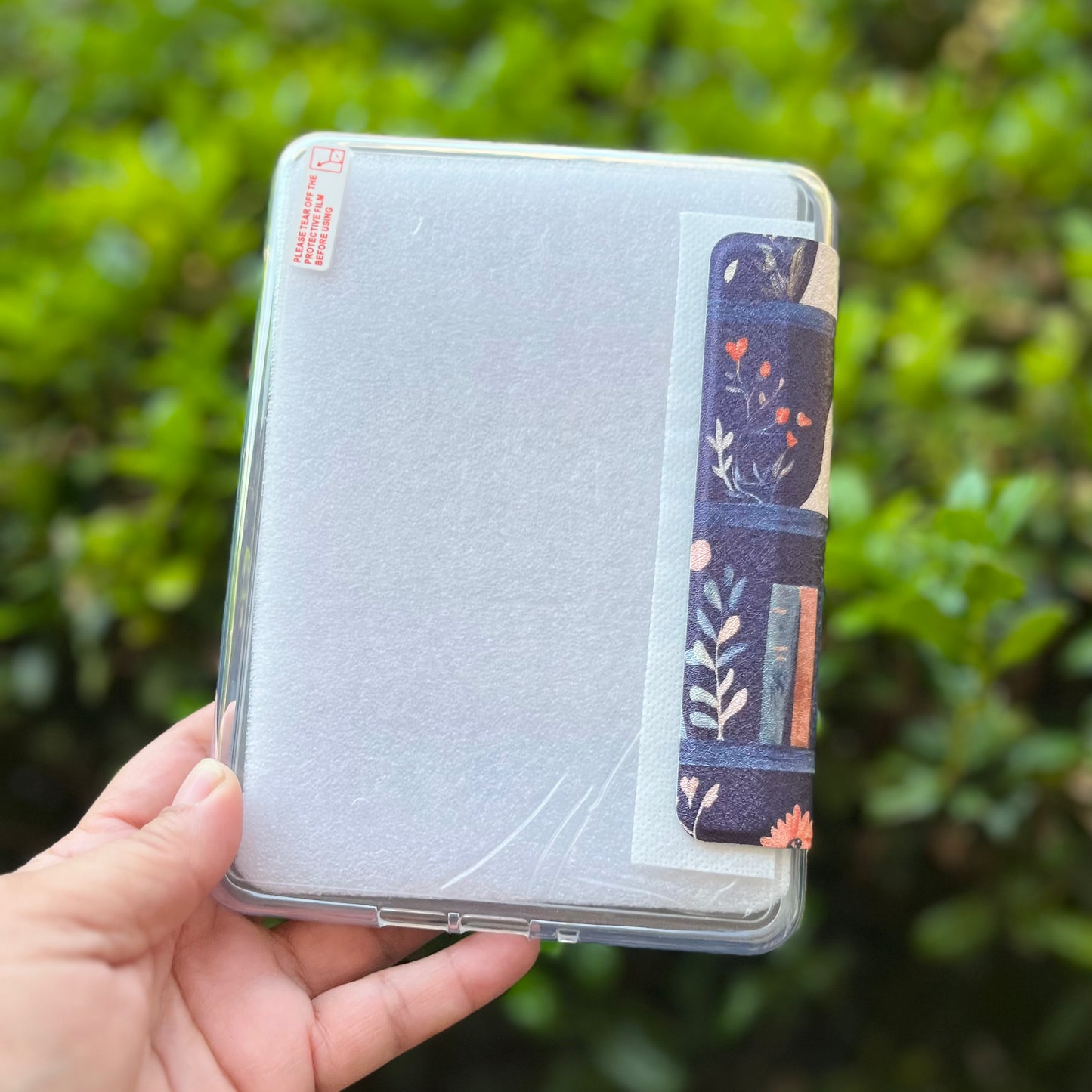 7" Ghostie Bookshelf Kindle case for Colorsoft and Paperwhite 12th Gen. magnetic case with clear back, removable back with handle
