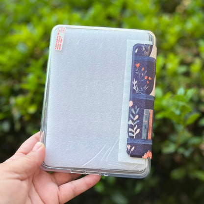 7" Ghostie Bookshelf Kindle case for Colorsoft and Paperwhite 12th Gen. magnetic case with clear back, removable back with handle