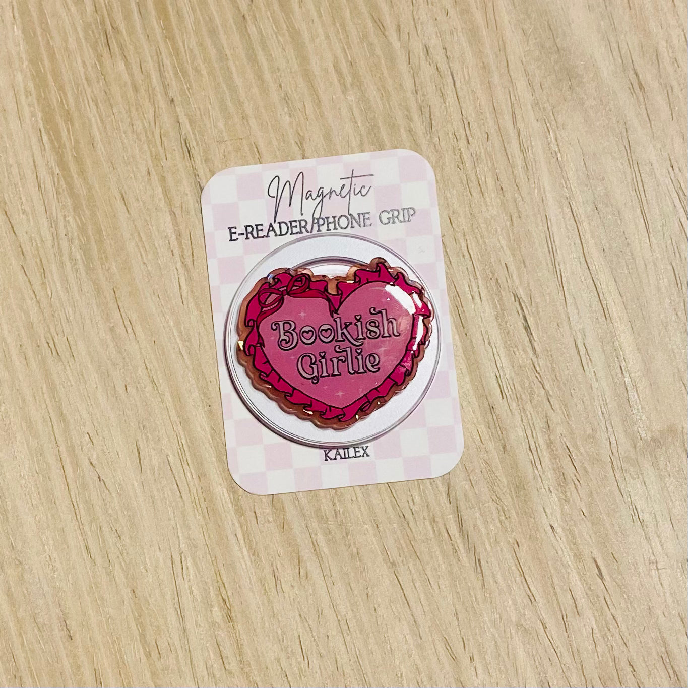 Bookish Girlie Heart Magnetic Grip