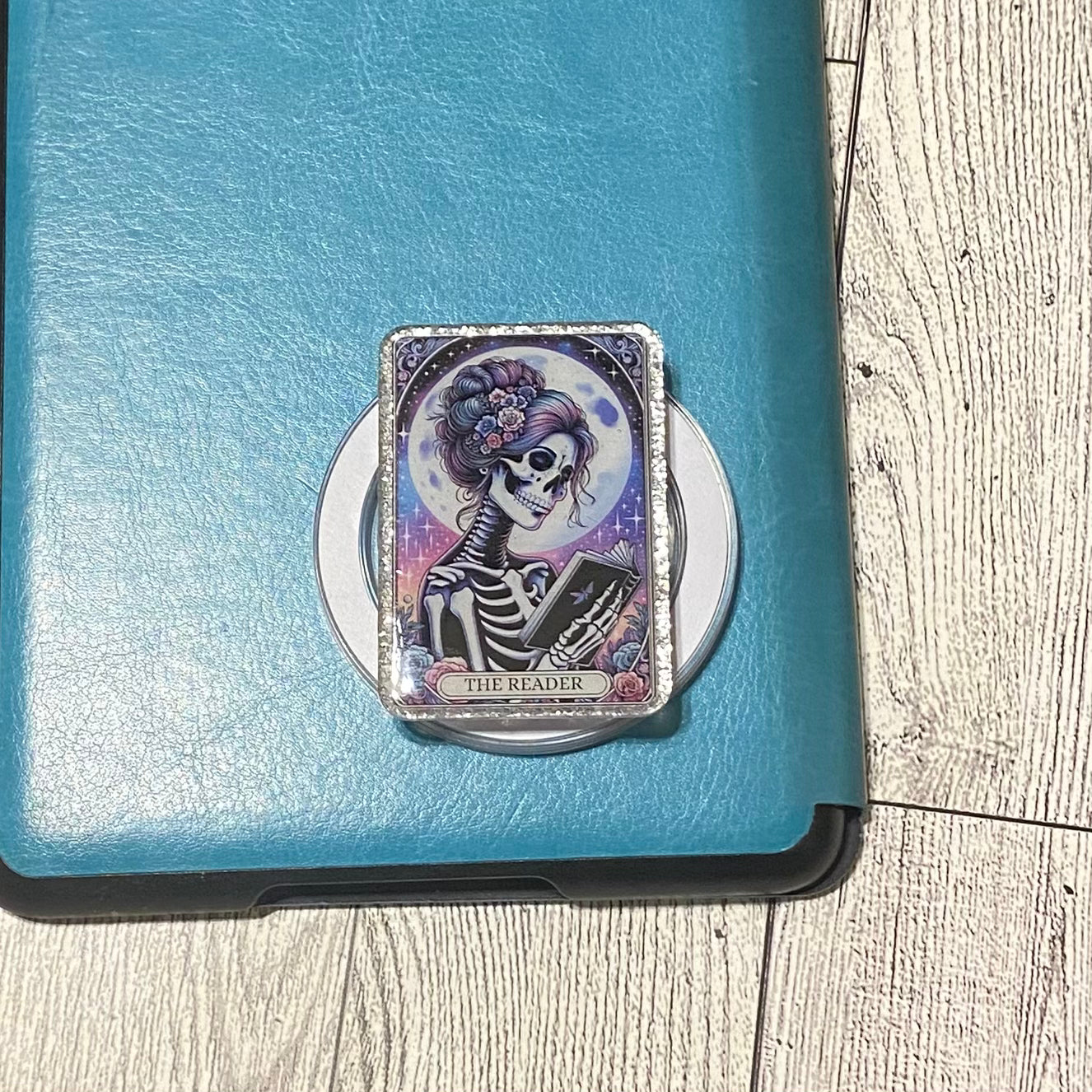 The Reader Tarot Card Magnetic Grip