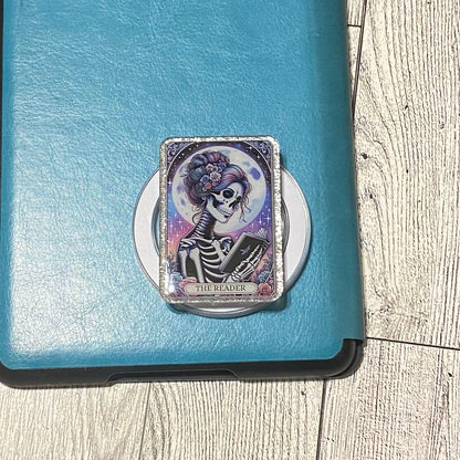 The Reader Tarot Card Magnetic Grip