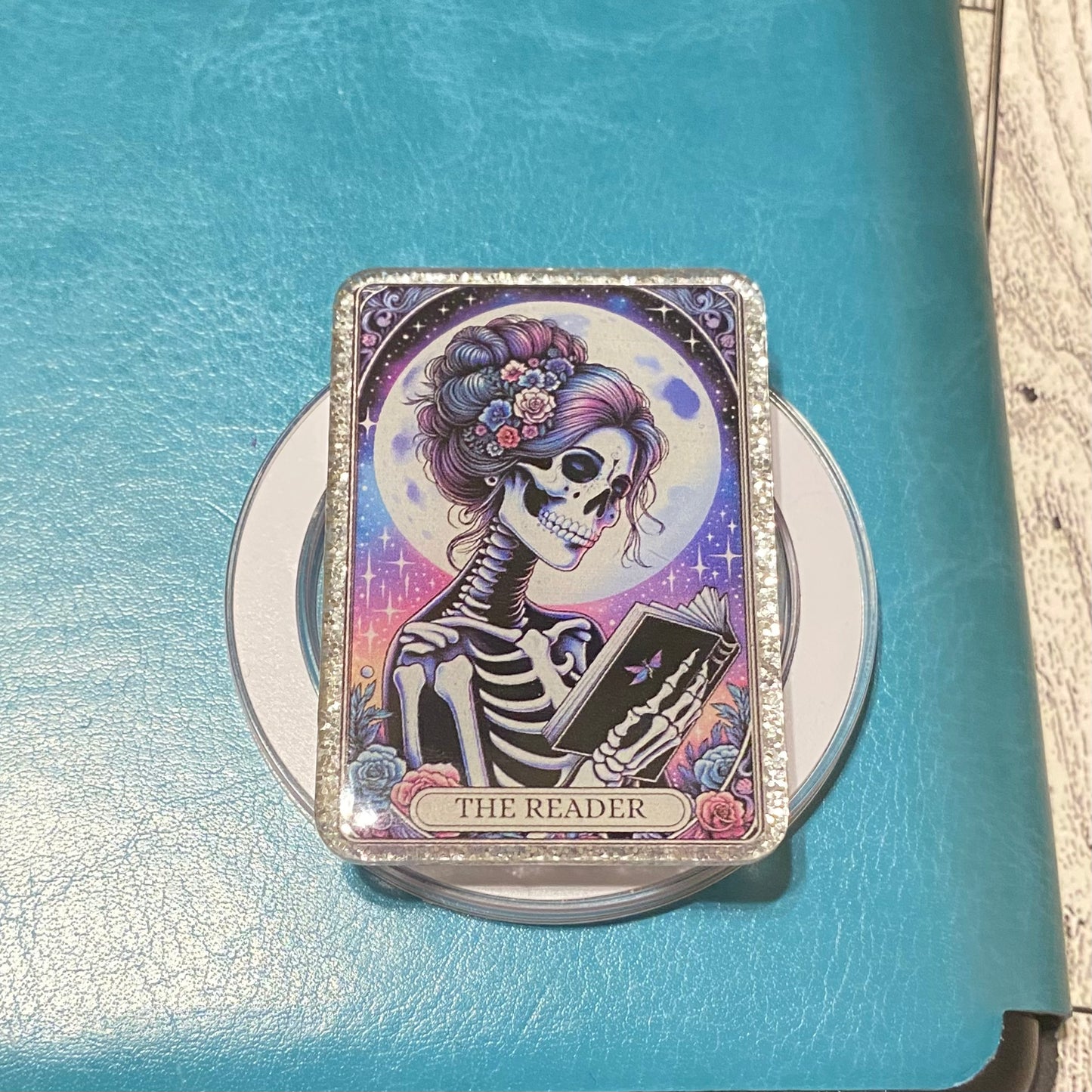 The Reader Tarot Card Magnetic Grip