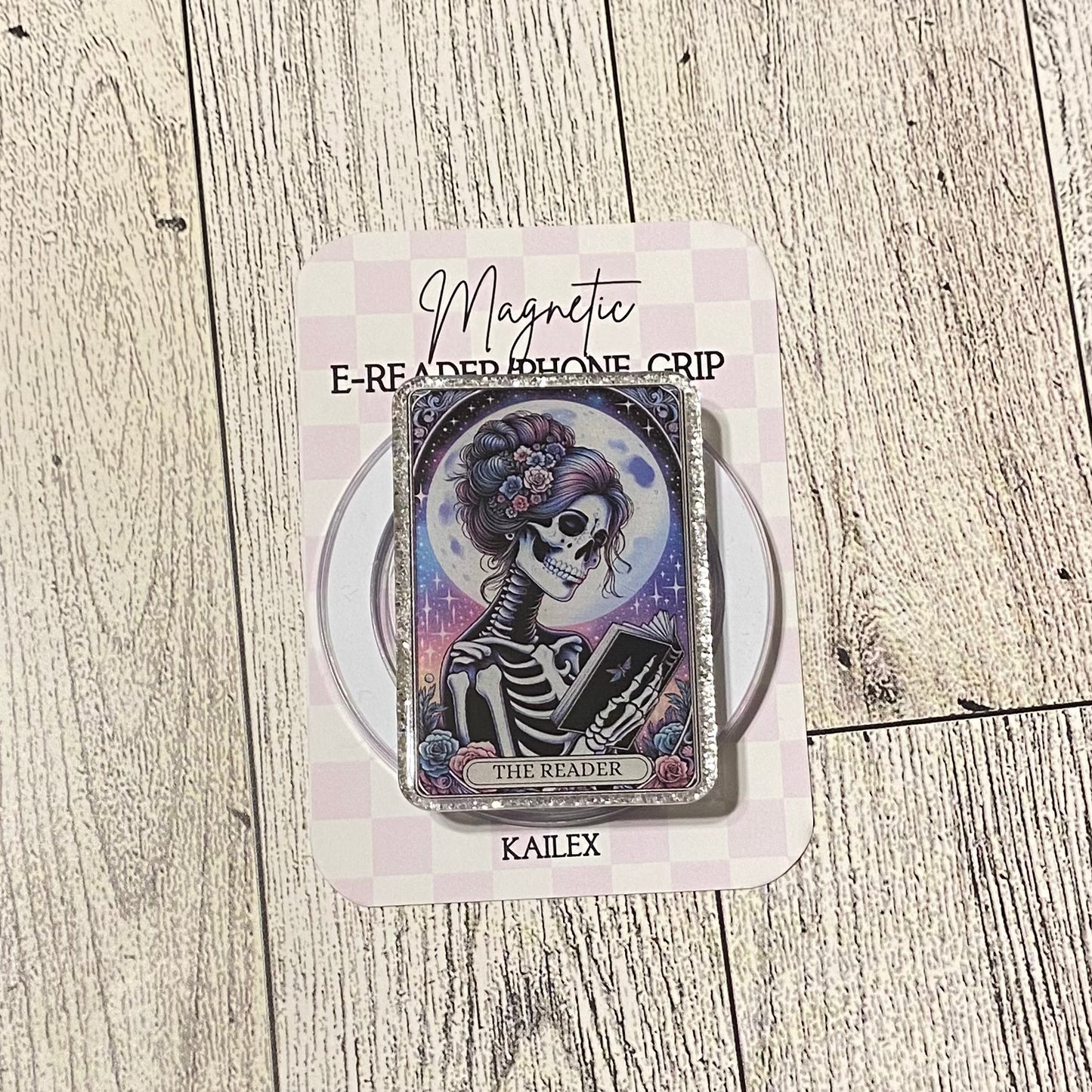 The Reader Tarot Card Magnetic Grip