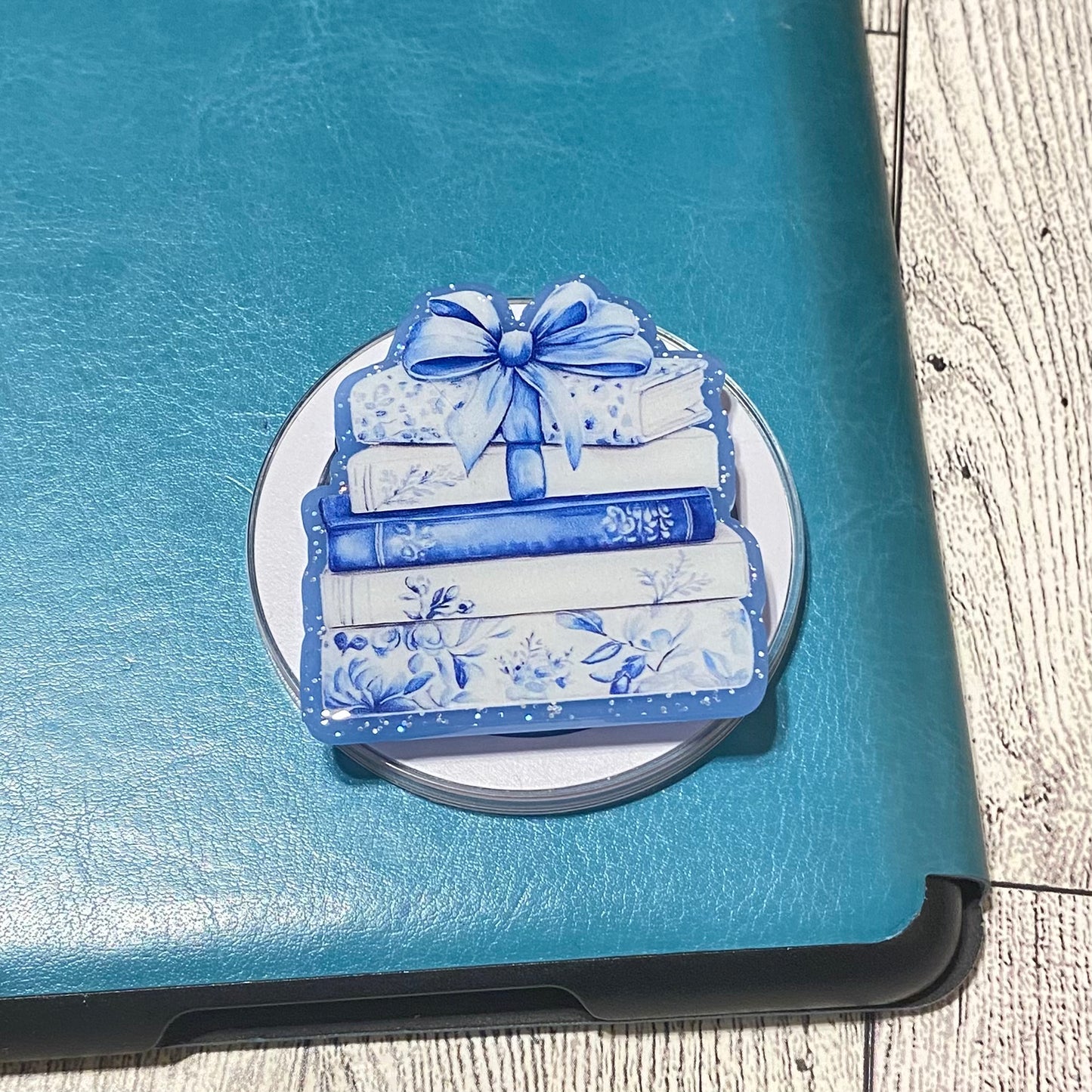 Stack of blue books Magnetic Grip
