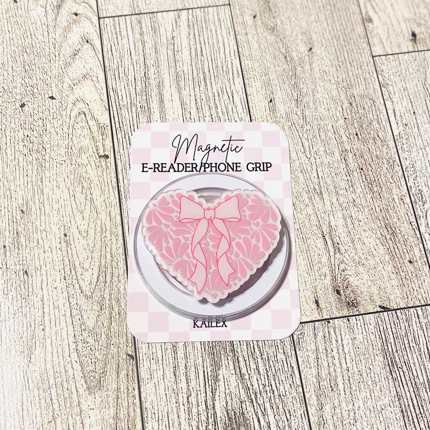 Pink concha heart E-Reader, Phone Grip for all Devices Magnetic Grip