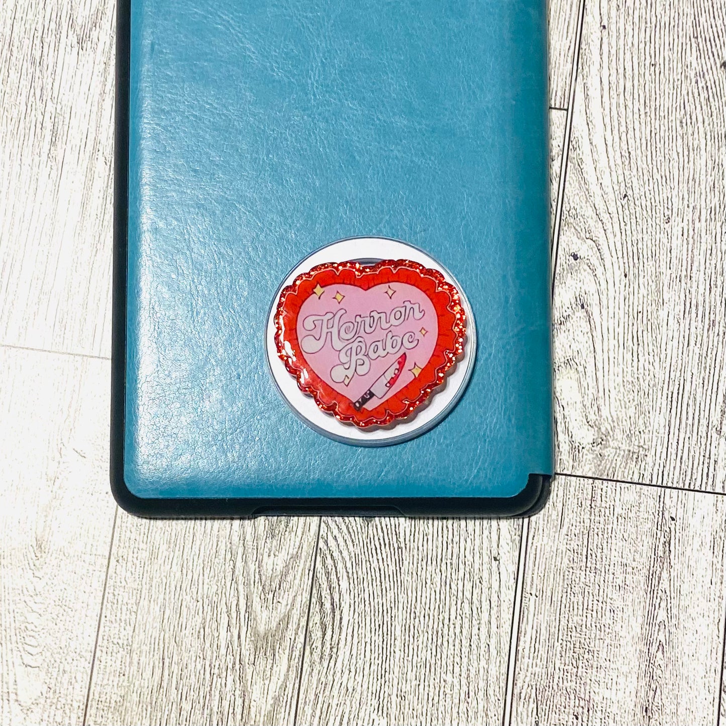 Horror Babe red heart E-Reader, Phone Grip for all Devices Magnetic Grip