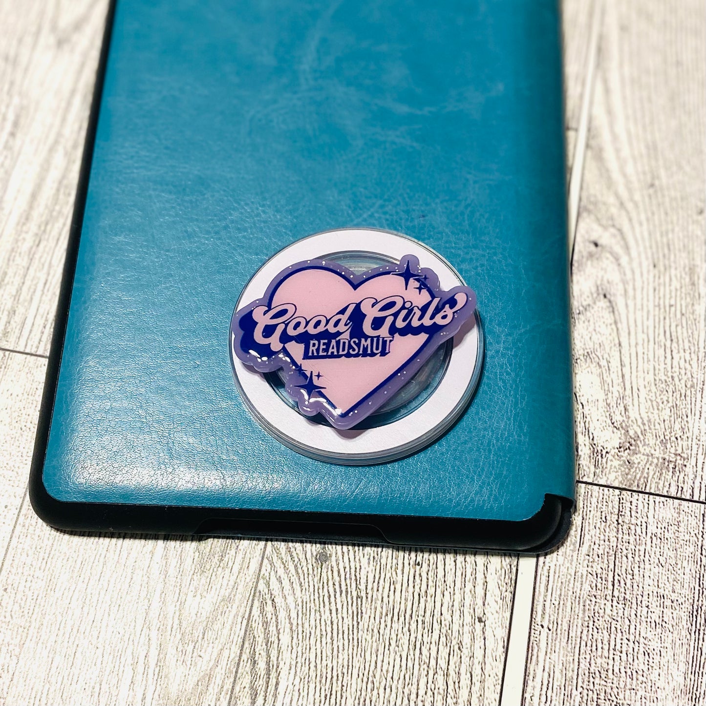 Good Girls Read SMUT, pink and purple heart Magnetic Grip