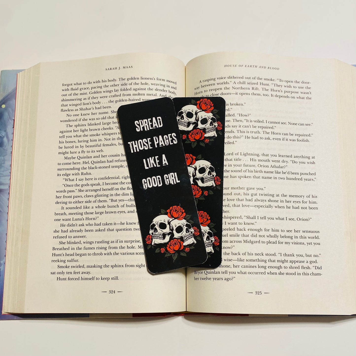Spread those pages like a good girl, skull with roses, glossy Bookmark