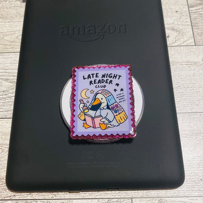 Magnetic e-reader phone grip with cartoon duck design 