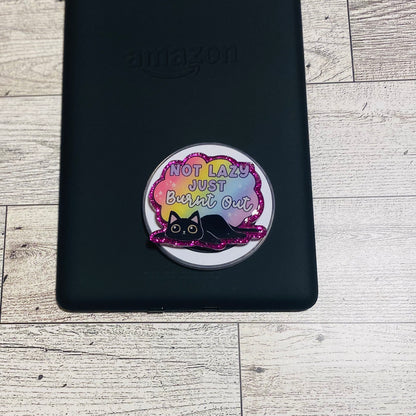 Magnetic e-reader phone grip with a cat design 