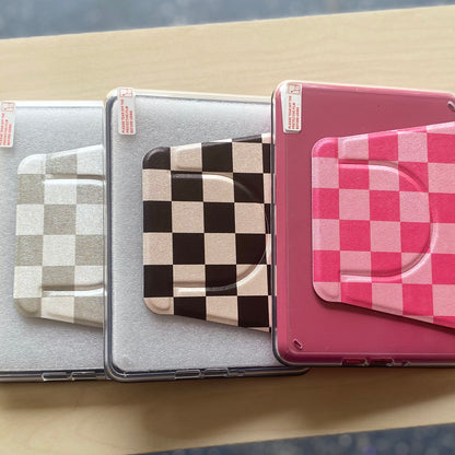 Checkered Kindle magnetic case with clear back, removable back with magnet ring and handle