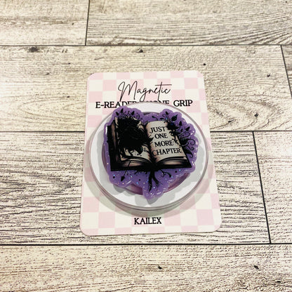 Just one more chapter, book with black roses and purple background - E-Reader, Phone, Kindle Grip for all Devices Magnetic Grip