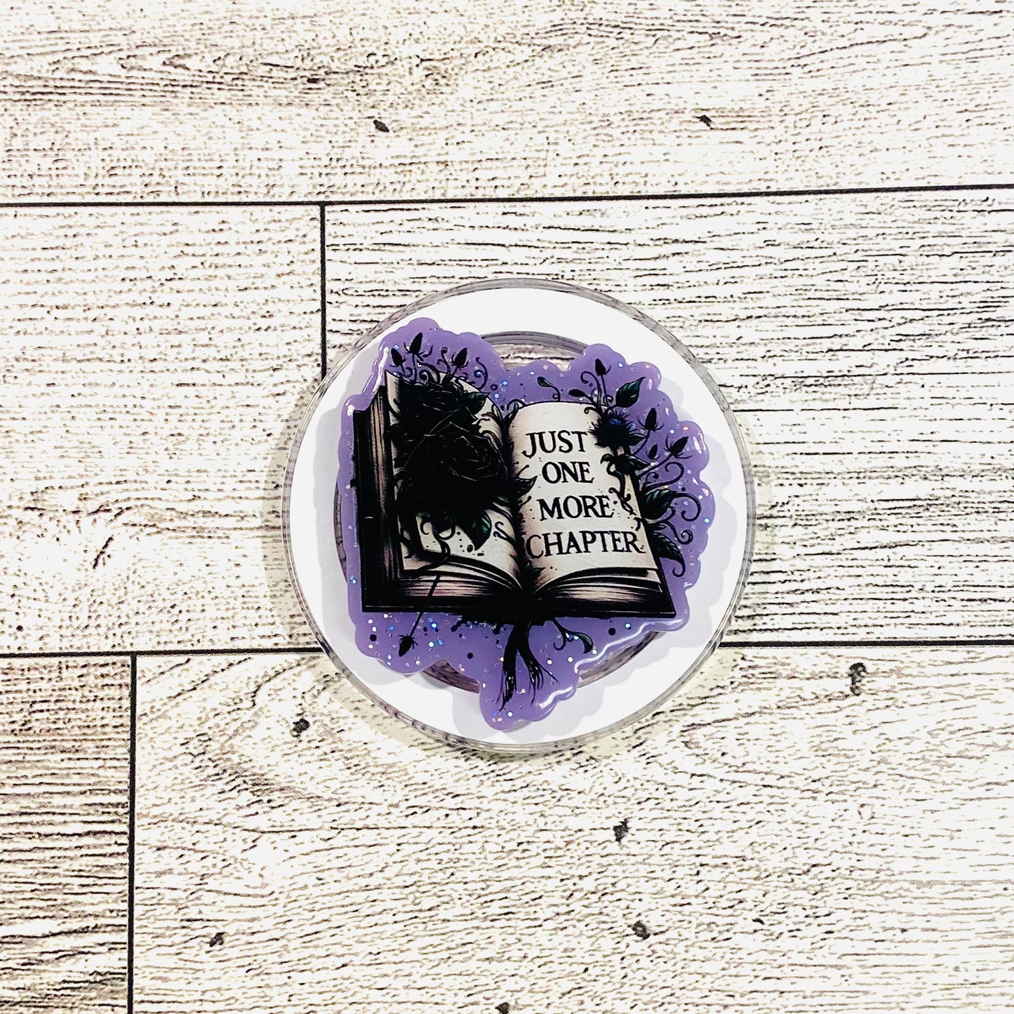 Just one more chapter, book with black roses and purple background - E-Reader, Phone, Kindle Grip for all Devices Magnetic Grip